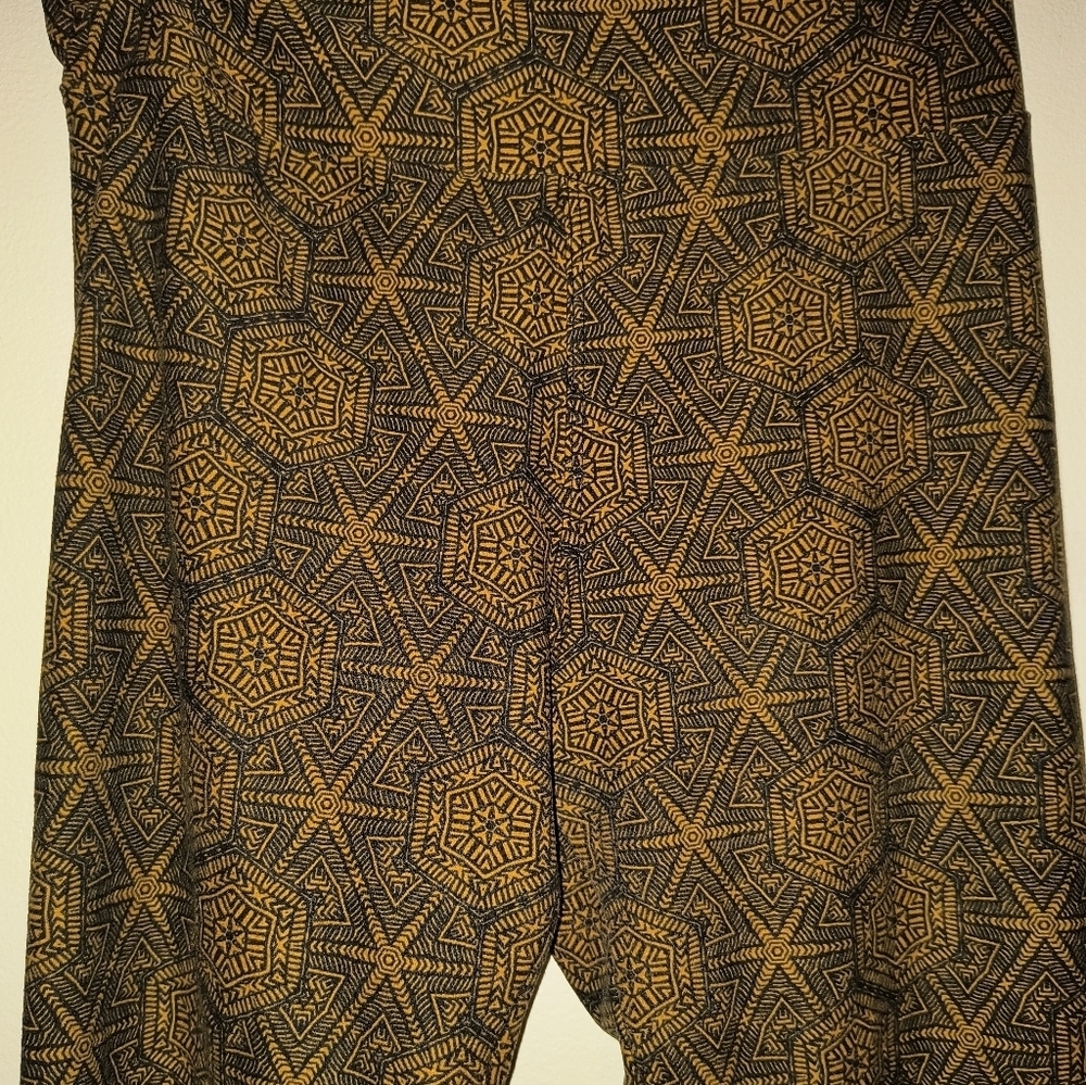 LuLaRoe Black and Gold Patterned Leggings